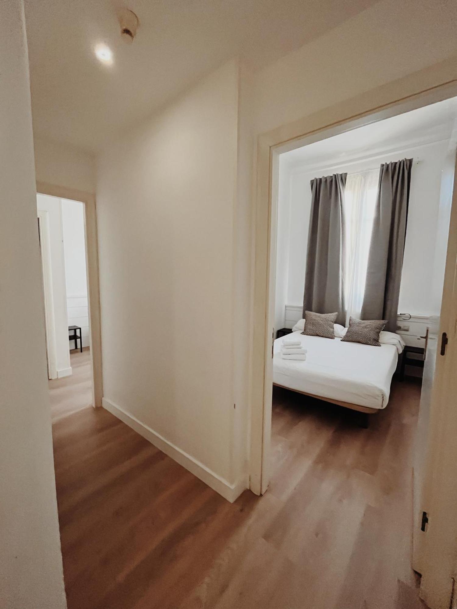 Apartamentos Express By Gaiarooms Barcelona Exteriör bild